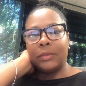 Meet your Posher, Regina